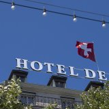 De janvier à septembre, l'hôtellerie suisse a enregistré 33,7 millions de nuitées, ce qui correspond à une hausse de 1,8% par rapport à la même période de l'année précédente. Les hôtes indigènes ont généré 16,3 millions de nuitées, en recul de 0,6%. KEYSTONE/MARTIAL TREZZINI